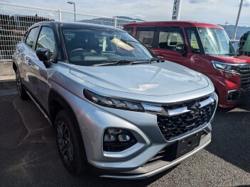 試乗車★新型フロンクス登場！！